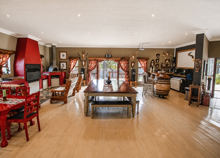 To Let 7 Bedroom Property for Rent in Humansdorp Eastern Cape